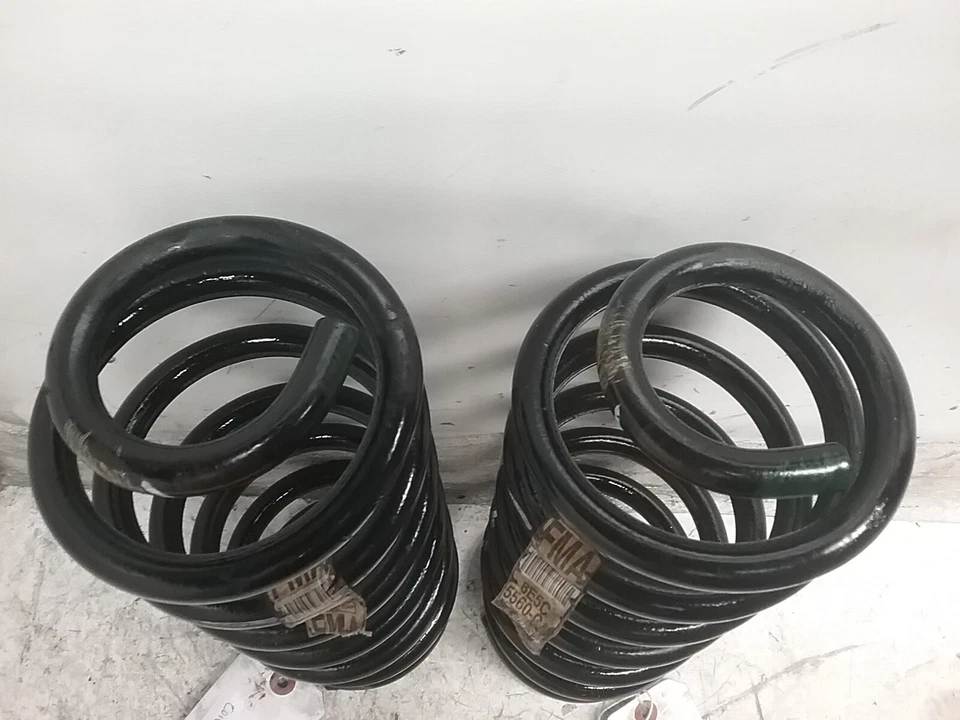 Muelle helicoidal de suspensión trasera izquierda y derecha Ford Focus 2006-2009 (3,0 L AWD 6 velocidades Foto 4 de 4