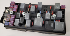2009-2012 Chevrolet Malibu 2.4l Engine Fuse Box Assembly Oem 2009-2012 Chevrolet Malibu 2.4l Engine Fuse Box Assembly Oem