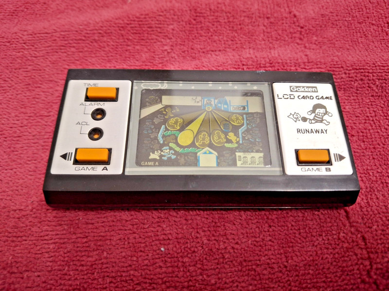 Vintage Gakken LCD Card Game Runaway Handheld Electronic Game Tested Works Japan
