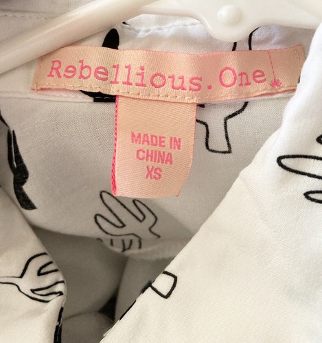 Rebellious One Women's Top Cactus Button Down Size XS Black White - Picture 4 of 4