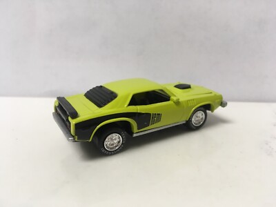 1971 71 Plymouth HEMI Cuda Collectible 1/64 Scale Diecast Diorama