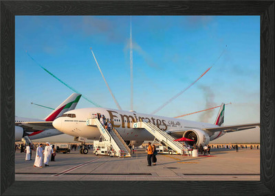 Emirates Flugzeug mit Airshow gerahmtes Wandbild Poster Leinwanddruck Bild
