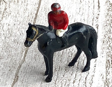 VINTAGE LEAD TOY STANDING RACE HORSE JOCKEY RACING TRACK KENTUCKY DERBY