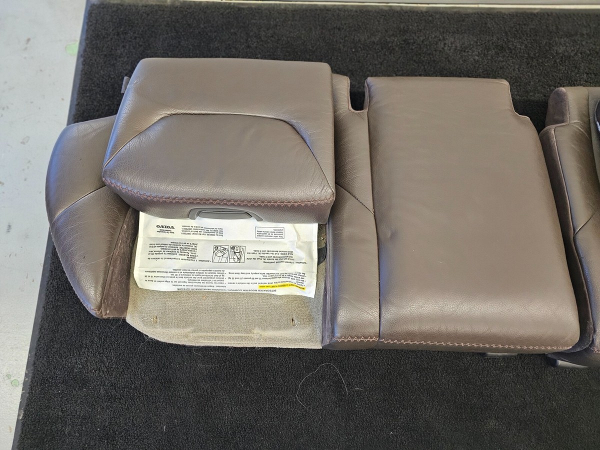 04-07 Volvo XC70 Rear Seat Bottom w/ Booster B984 Dark Brown