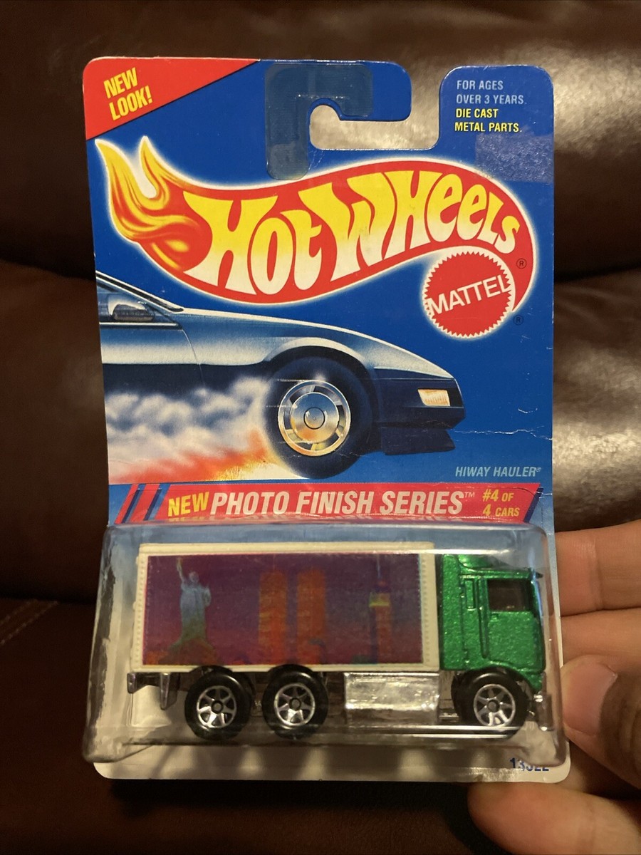 Vintage Hot Wheels Hiway Hauler New York Skyline Photo Finish
