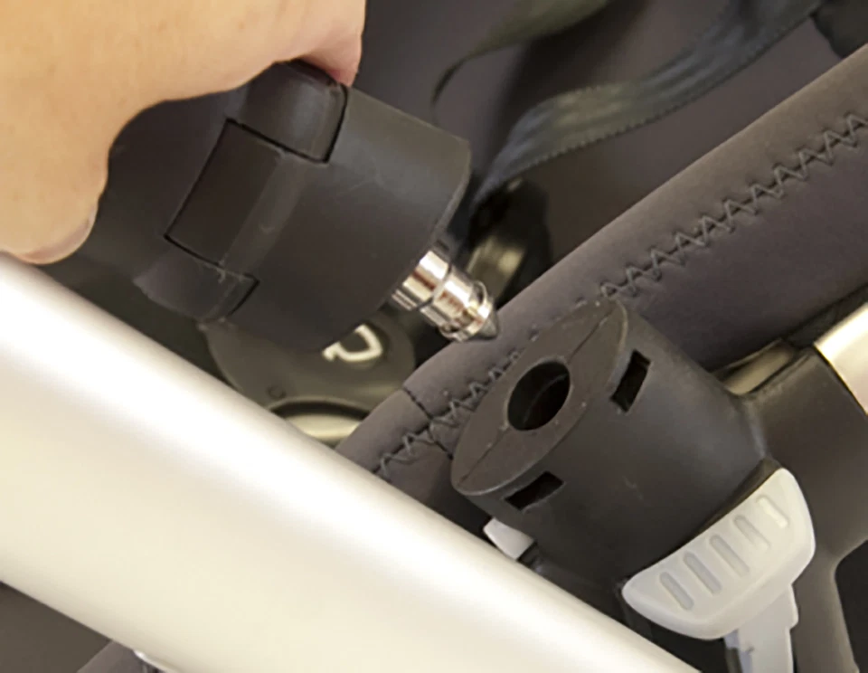 Barra de parachoques Quinny Buzz / Buzz Xtra / Barra de seguridad Nuevo ajuste mejorado Buzz 3 / 4 cochecito Foto 3 de 3