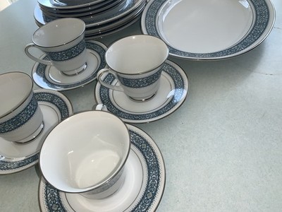 17 Piece Vintage Noritake Larue 6913 Japan Blue Scroll Platinum Dish Set