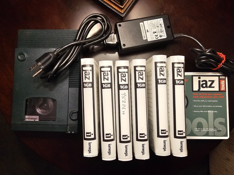 Vintage Iomega Jaz Drive V1000S SCSI w/ 7x 1GB Disks