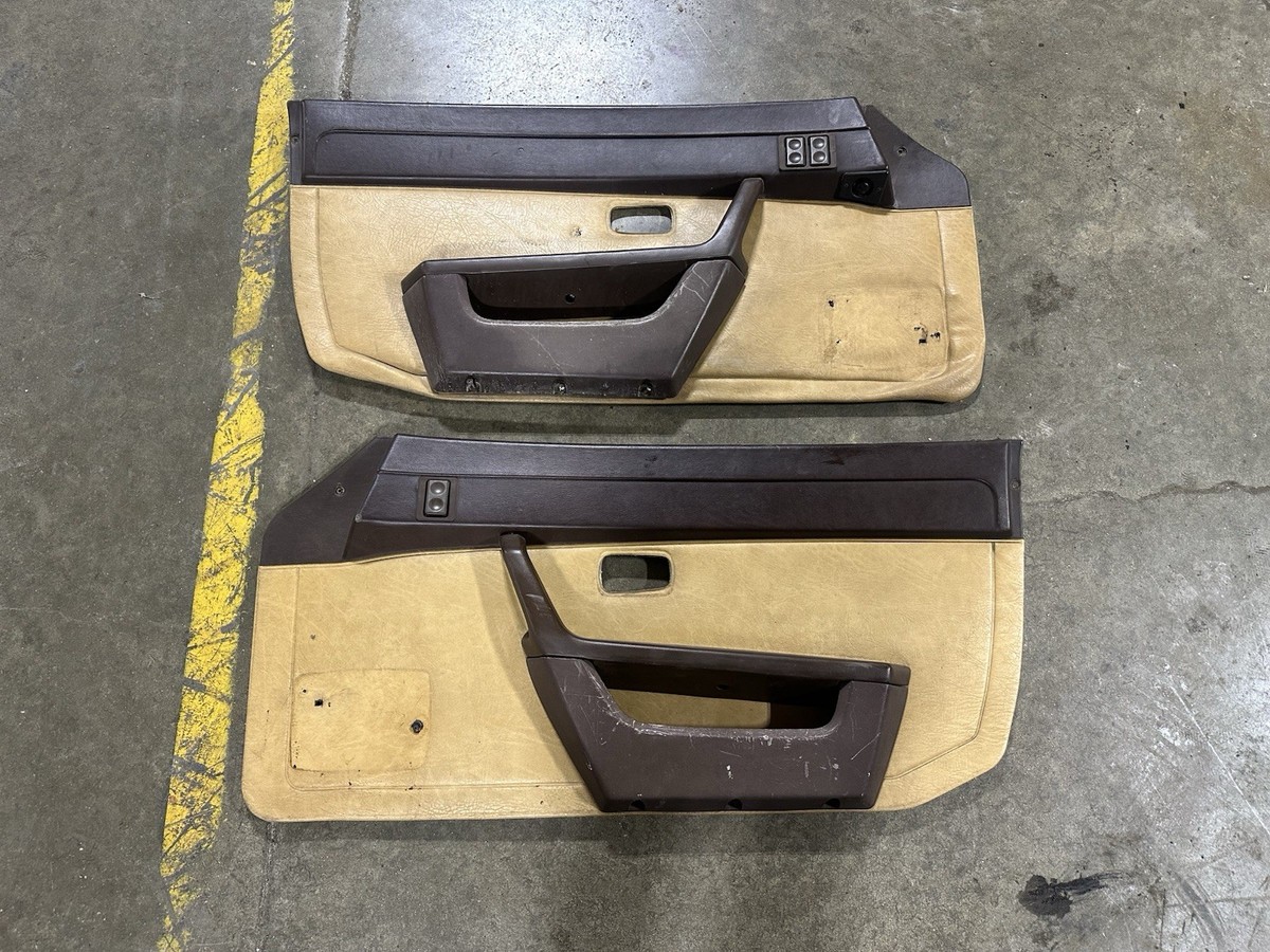 ベル　エンチャンテッド 1980 Porsche 924 OEM Brown Interior Door Panels PAIR Left & Right