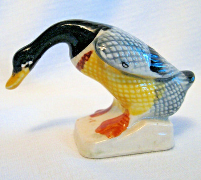 OCCUPIED JAPAN Goose Figurine - Neck Down Black Yellow Gray, Square Base Vintage
