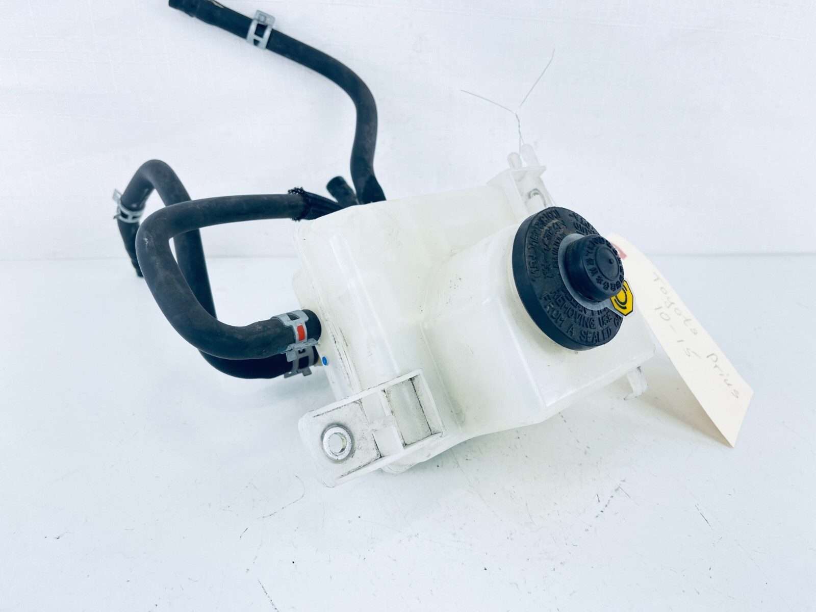 20102015 TOYOTA PRIUS BRAKE FLUID RESERVOIR TANK BOTTLE OEM eBay