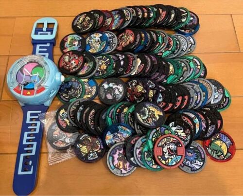 Montre Yo-Kai DX modèle U avec médailles de montre Yokai 100 pièces (mélange aléatoire) testée - Photo 1 sur 2