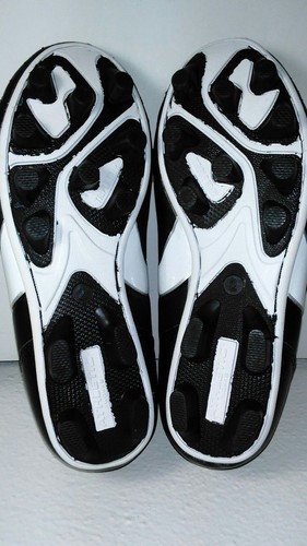 Boys Soccer Cleats Size 1 Black White ~ Athletic Works - Picture 6 of 6