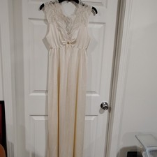 Henson Kickernick Ivory Long Nightgown Size Medium Made In USA Wedding Night