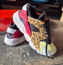 Nike Air Huarache SNKRS Day 2021 DM9092-700 EU 40 New With Box
