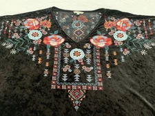 John Mark EMBROIDERED FLORAL Top, L/XL