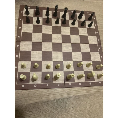 Juego Cardinal Chess Checkers Tic-Tac-Toe con tablero de juego completo de doble cara - Imagen 3 de 7