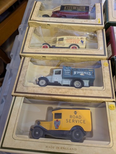 LLEDO DAYS GONE DIECAST MODEL 8 MIXED