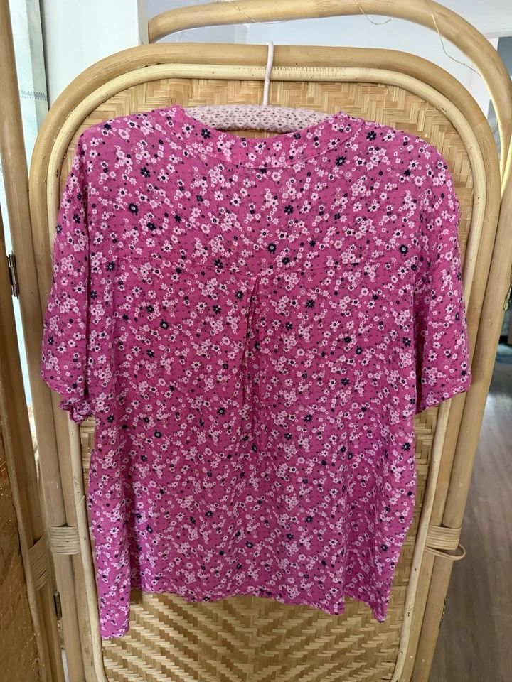 BOTTEGA MODA SIZE 12 PLUS MADE IN ITALY PINK FLORAL TUNIC - image 4 of 4