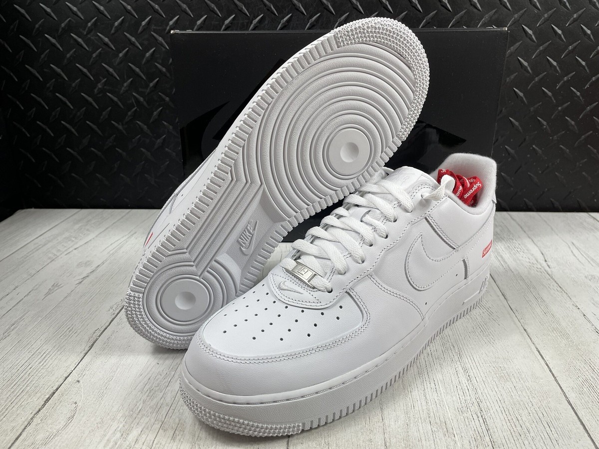 Size 11 - New Nike Air Force 1 Low x Supreme Box Logo - White