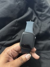 Apple Watch Series SE 44mm Gray Aluminum Case Gray Silicone Band 32GB Unlocked