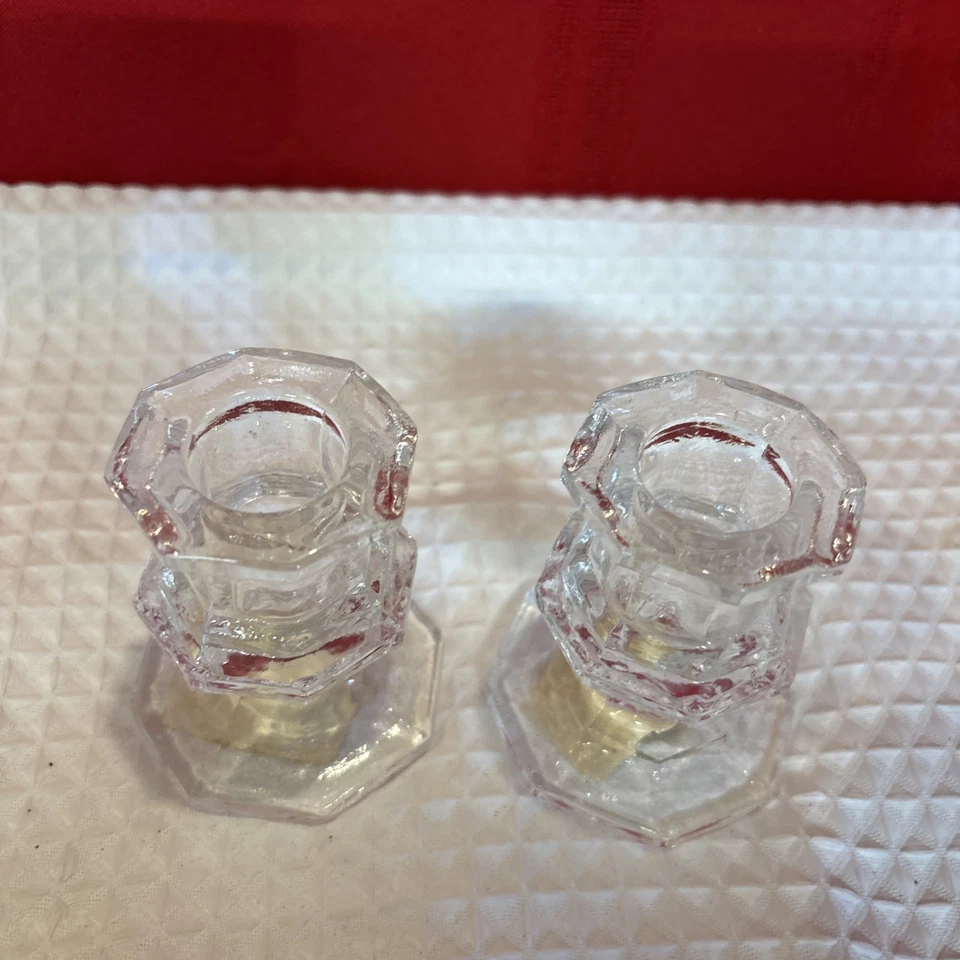 "Par de candelabros vintage de vidrio transparente de 2 1/2"" candelabro cónico paisaje de mesa" Foto 2 de 4