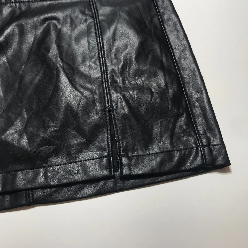 Minifalda American Eagle para mujer 8 tiro alto imitación cuero elástico dobladillo dividido Foto 3 de 4