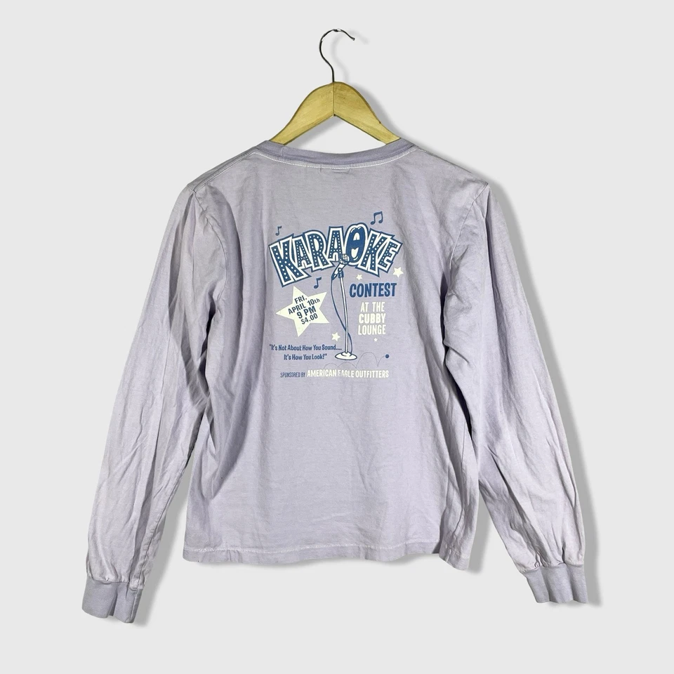 Camisa feminina manga longa Y2K American Eagle Outfitters L concurso de karaokê roxa - Imagem 4 de 4