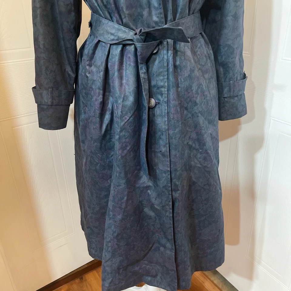 Gabardina de lluvia para mujer London Fog azul marino forro extraíble talla 6P Foto 3 de 4