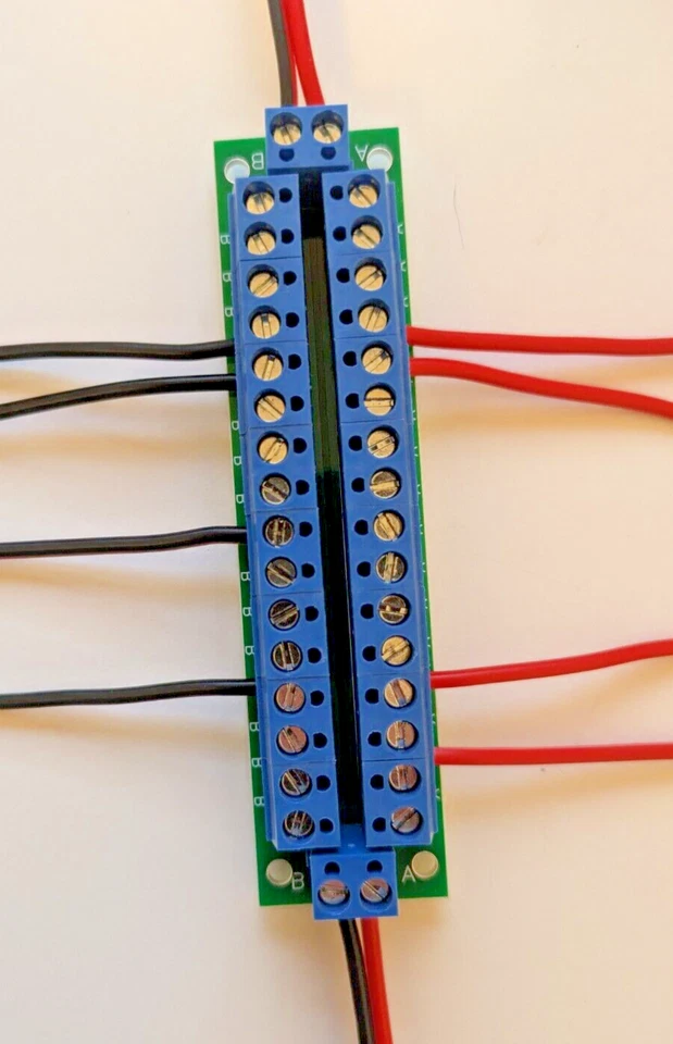 Power Distribution Board for DC, DCC and AC Grouped 2 channel 18 way connector - Image 2 of 4