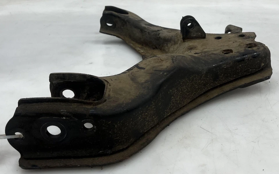 Brazo de control inferior delantero Isuzu Trooper 1992-02 lado del pasajero derecho OEM 8943744281 Foto 2 de 3