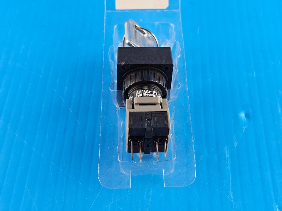 NUEVO Interruptor selector eléctrico Fuji AH165-2YJ2A11A, con llave, AH1652YJ2AA Foto 4 de 4