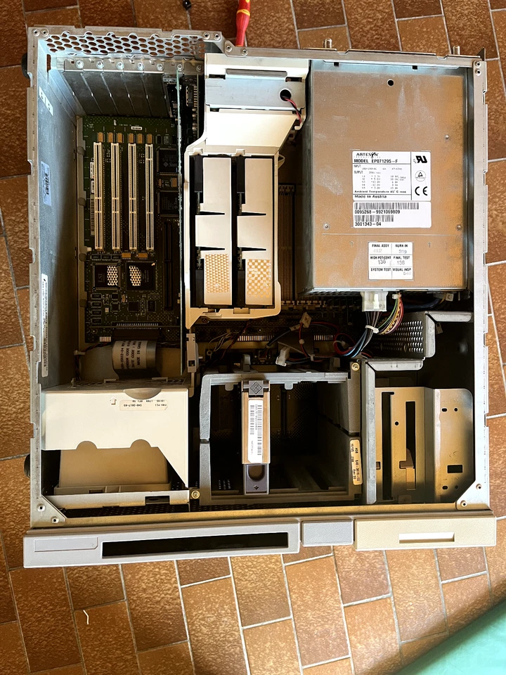 Sun Ultra 60 Creator 3D Workstation 2x450MHz 64-Bit Ultra Sparc-II - Bild 2 von 3
