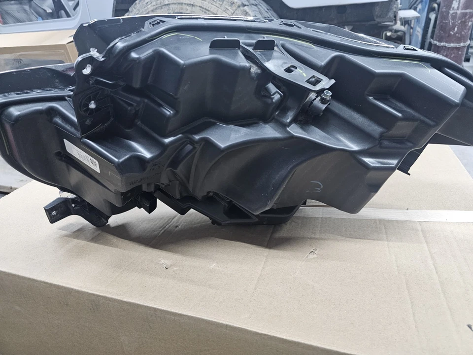 Faro izquierdo Ford Expedition 2023 excelente estado NL1Z-13008-R Foto 4 de 4