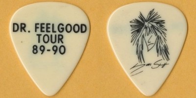 Motley Crue 1989 Dr. Feelgood concert tour Nikki Sixx signature Guitar Pick