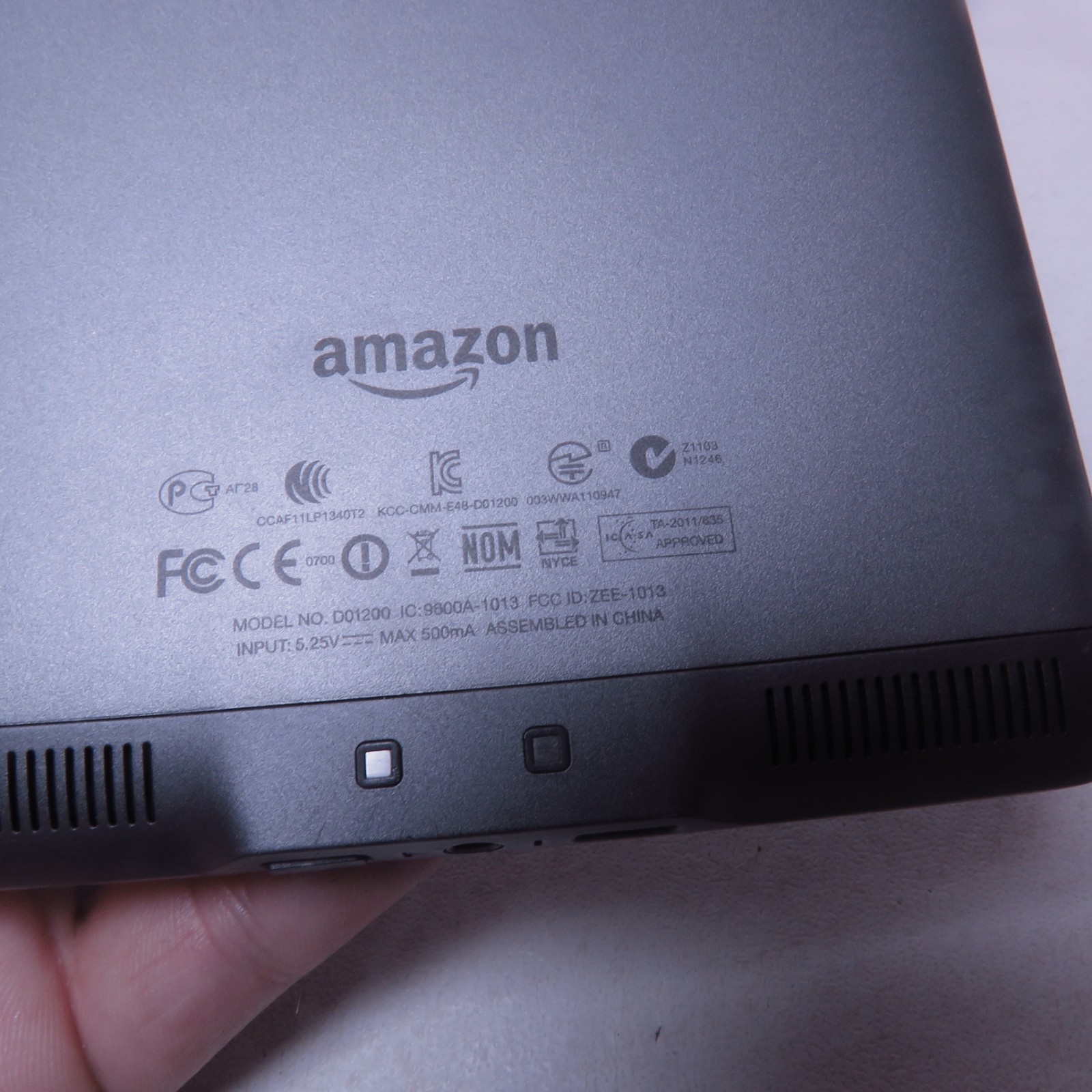 Amazon Kindle 4th Gen - 2GB - D01100 - 6" Wi-Fi Tested Works