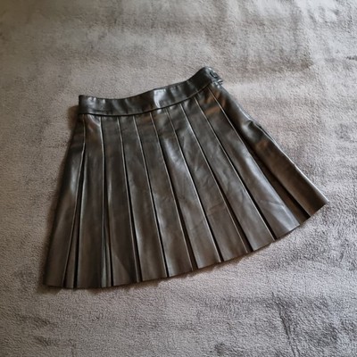 FB SISTER Falten-Mini-Rock Kunstleder XS schwarz ''wie neu'' 