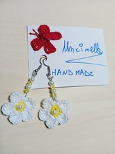 Orecchini All' Uncinetto Con Fiore Bianco E Particolari In Giallo