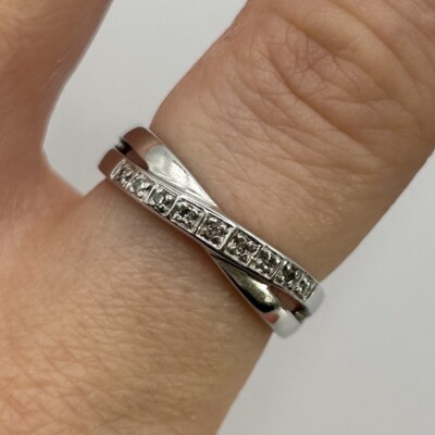 Diamant Ring 9 Karat Gold Crossover Band in Weißgold - Größe N