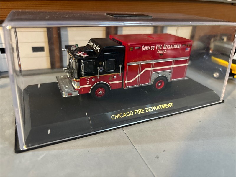 Vtg 2005 NIB Code 3 Chicago Snorkel Squad 2 Fire Truck 1:64 Diecast Model New