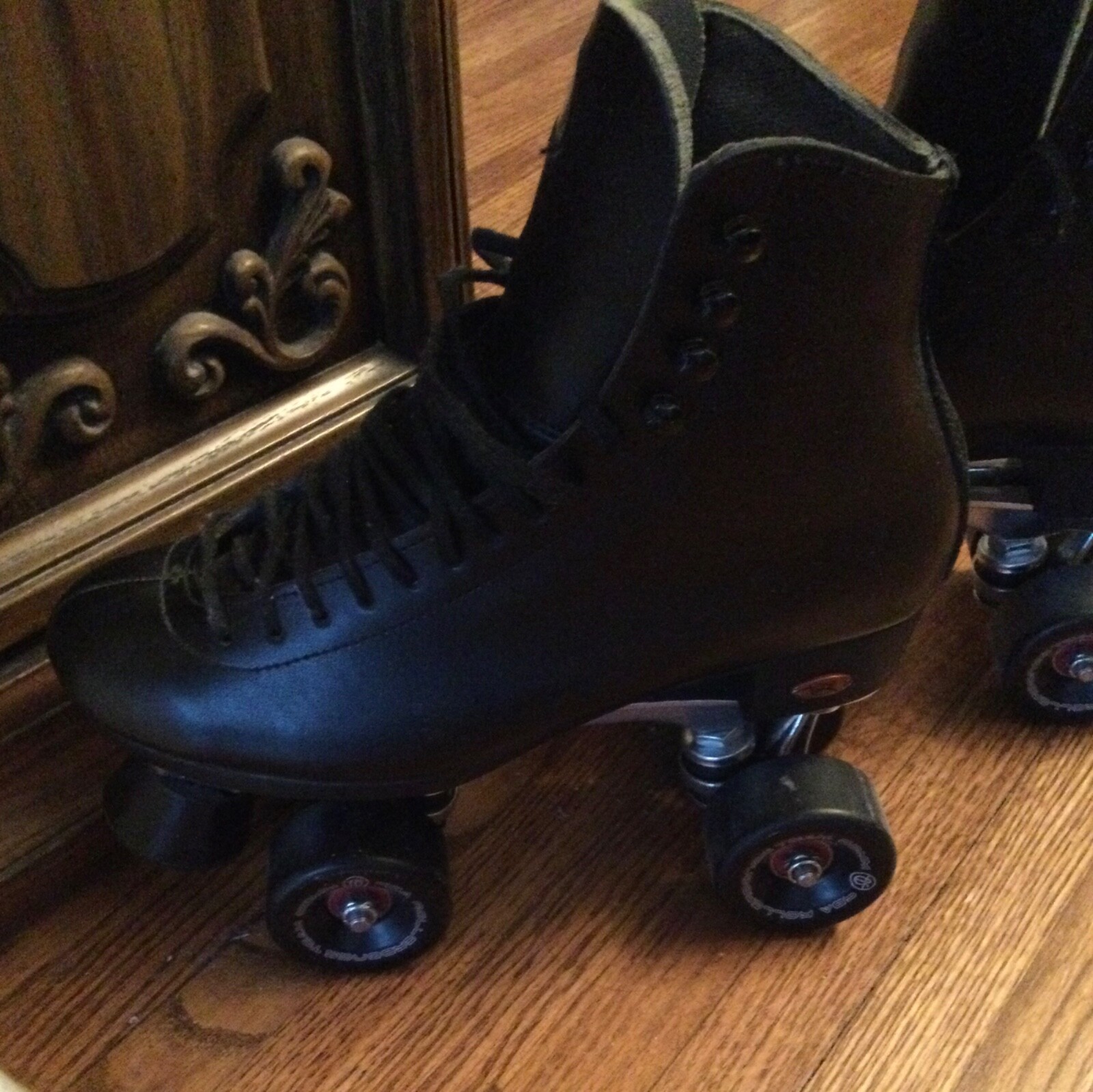 Riedell 120 Premium Leather Rhythm and Dance Roller Skates Size Men's 7