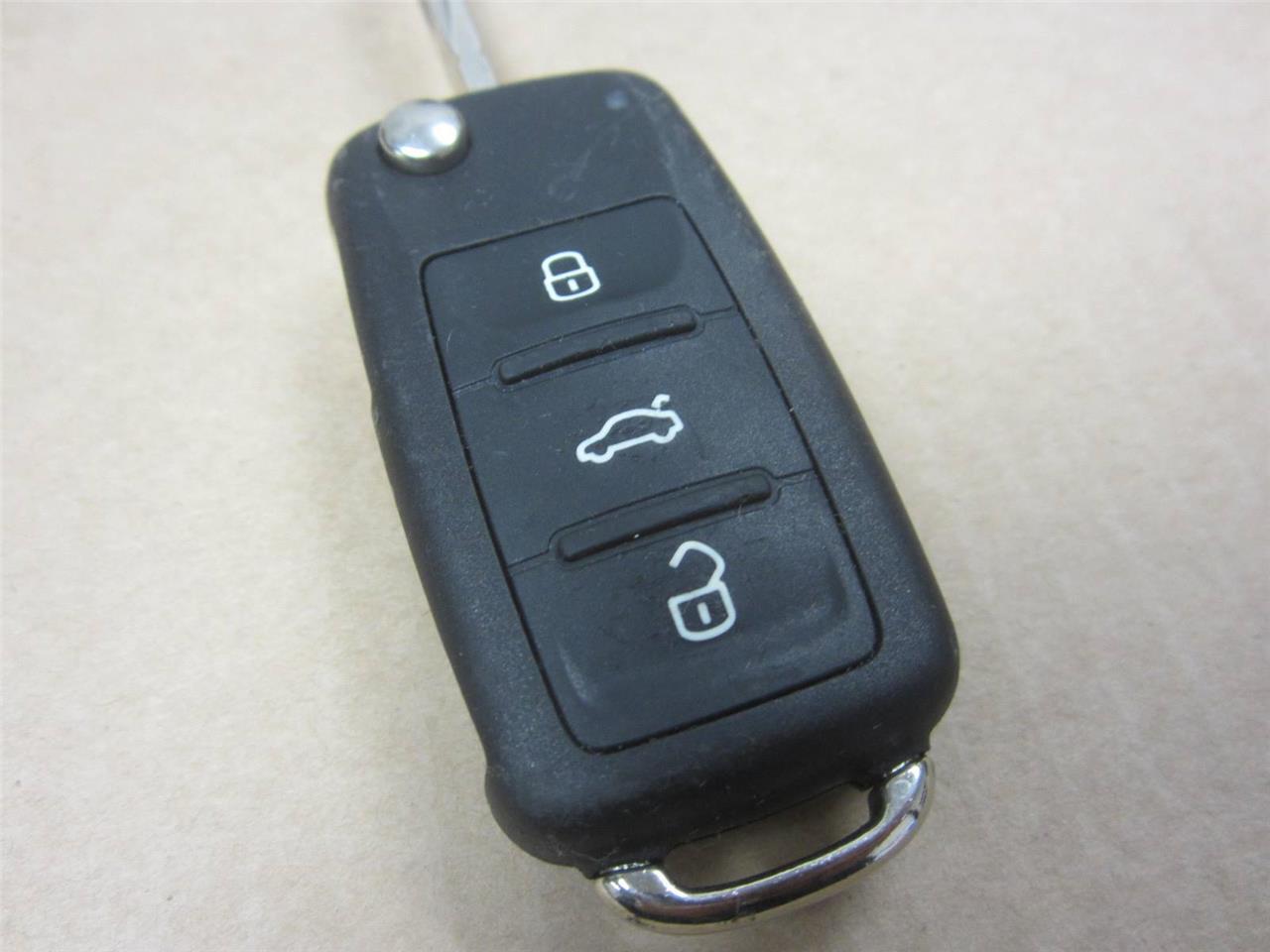 OEM 20152016 Volkswagen Key Fob Keyless Entry Trunk Lock Unlock Panic