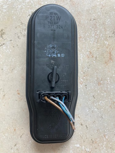 BMW 5er E39 Touring orig. SWF Lampenträger Rücklicht links außen 8371324