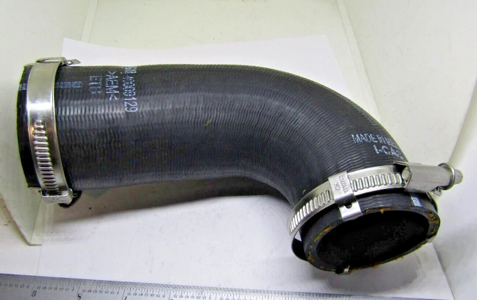 MANGUERA INTERCOOLER 20 - 23 CHEVROLET SILVERADO 1500 3,0 L Foto 3 de 4