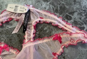 VICTORIA'S SECRET SEXY LITTLE THINGS M HEART RUFFLE VINTAGE RARE THONG PANTIES
