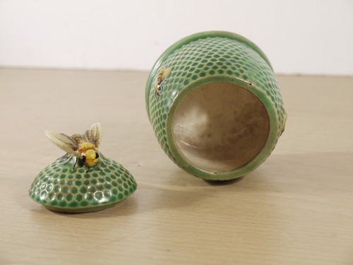 Vintage 1930's Marutomoware Japanese Honey Ceramic Pot Bee Hive Honeycomb Green - Picture 7 of 11