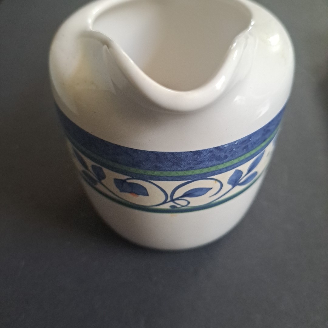 Pfaltzgraff ORLEANS Creamer Or Gravy Boat Spout Handle Small Pitcher Blue Floral