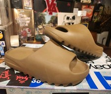 Adidas Yeezy Slide Size 7 US PreOwn No Box Great Condition