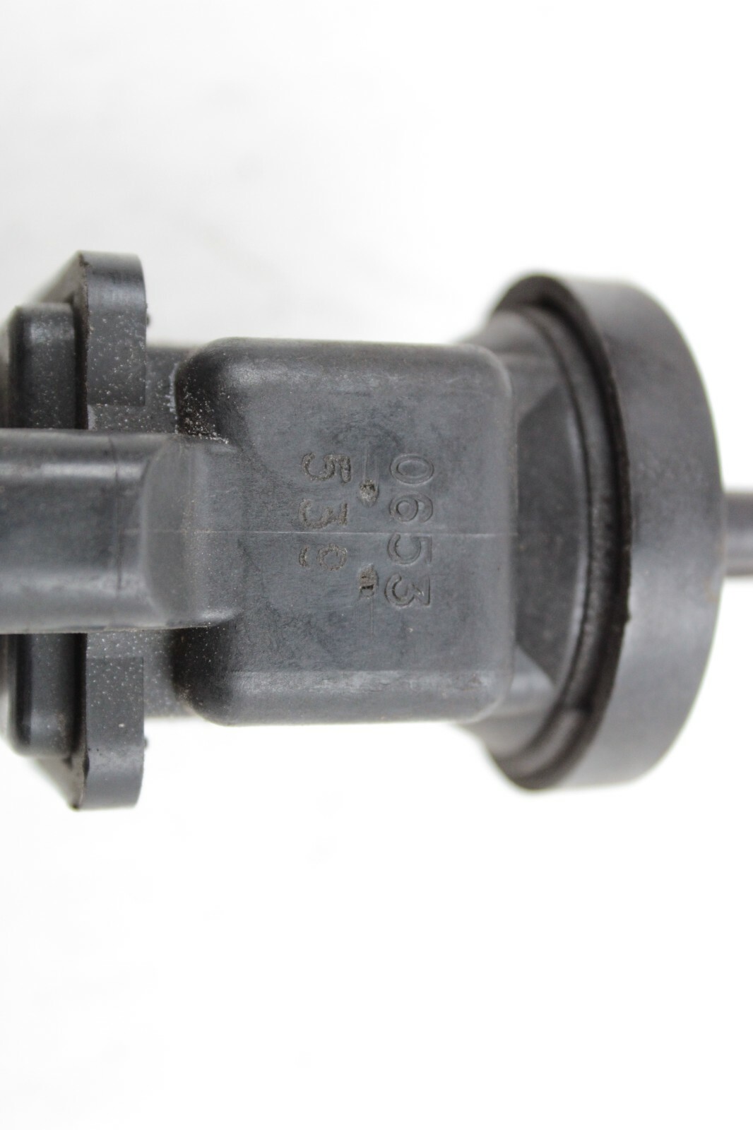 MERCEDES ML 270 CDI REAR VACUUM SOLENOID VALVE SOLENOID ボタンクリップ