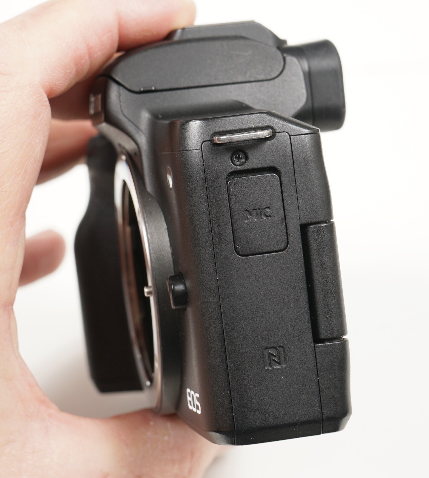 Canon EOS M50 24.1 MP Mirrorless Camera (Kit with EFM 1545mm STM